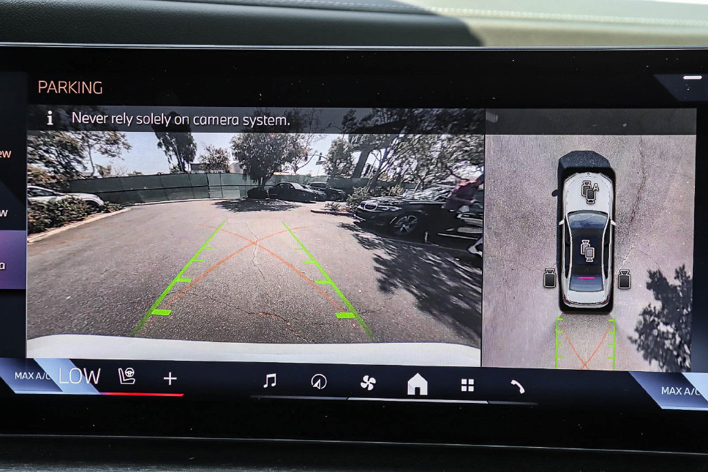 Certified 2023 BMW i7 xDrive60 AWD/4WD image 22