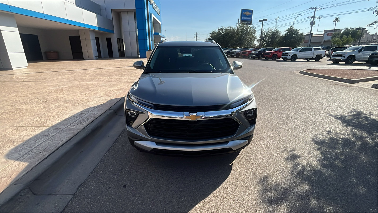 Used 2025 Chevrolet TrailBlazer LT FWD image 5