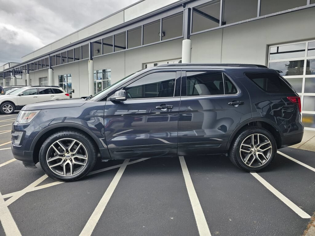 Used 2017 Ford Explorer Sport AWD/4WD image 2