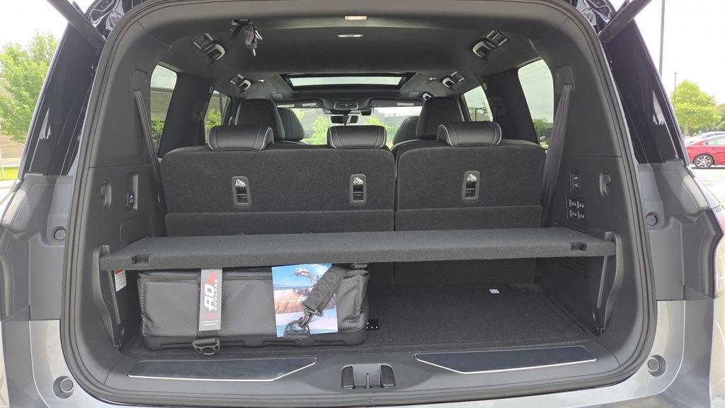 New 2026 INFINITI QX80 Autograph w/ Premium Cargo Package AWD/4WD image 11