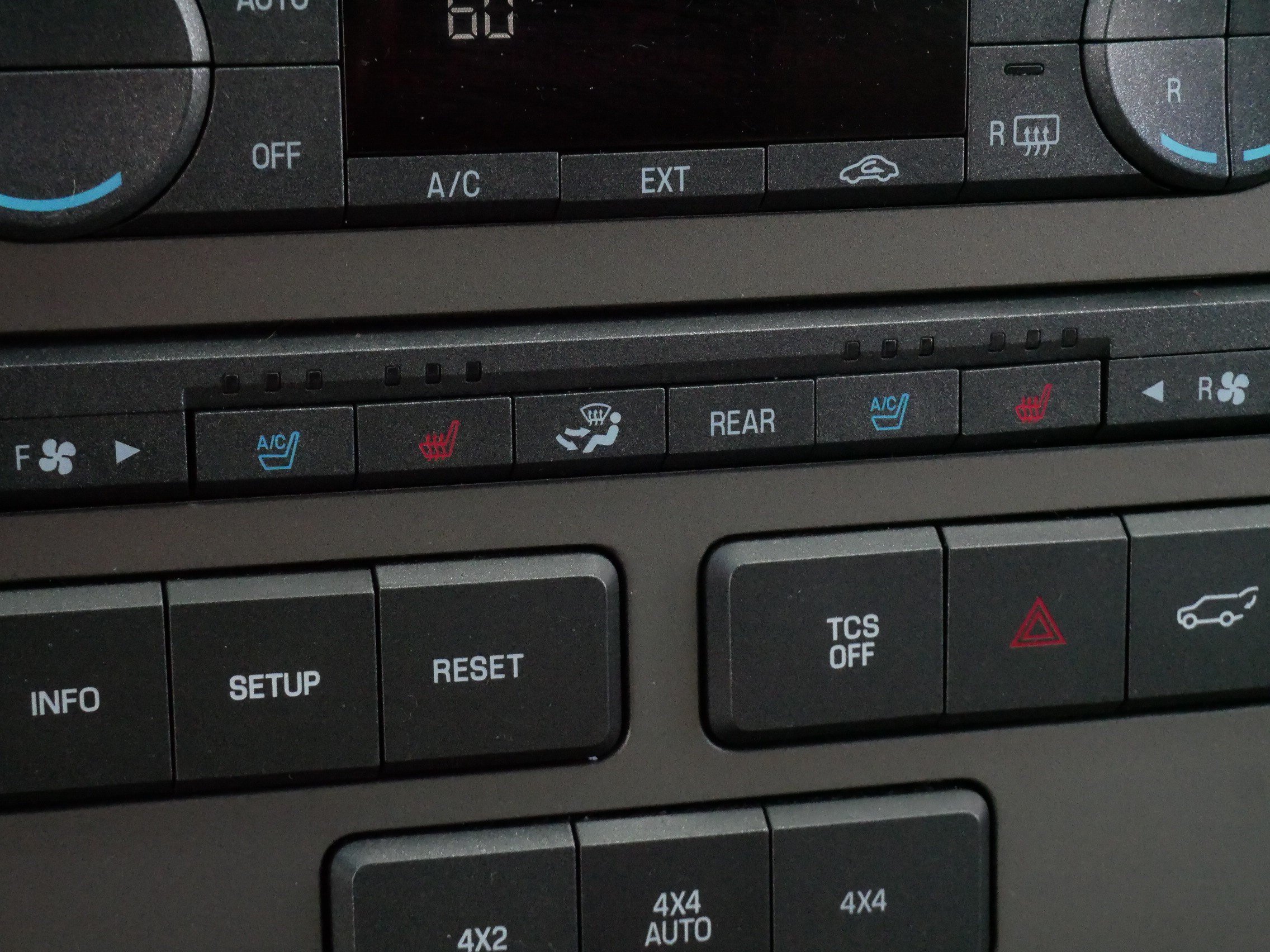 Used 2014 Lincoln Navigator 4WD image 29