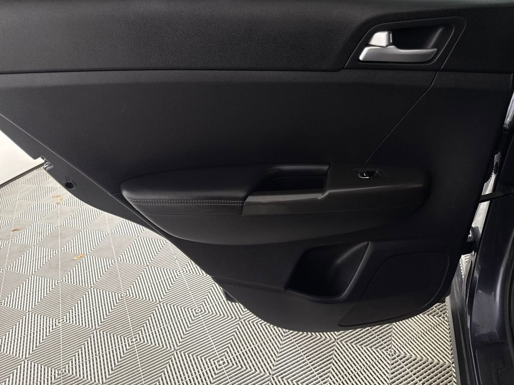 Used 2019 Kia Sportage LX FWD image 12