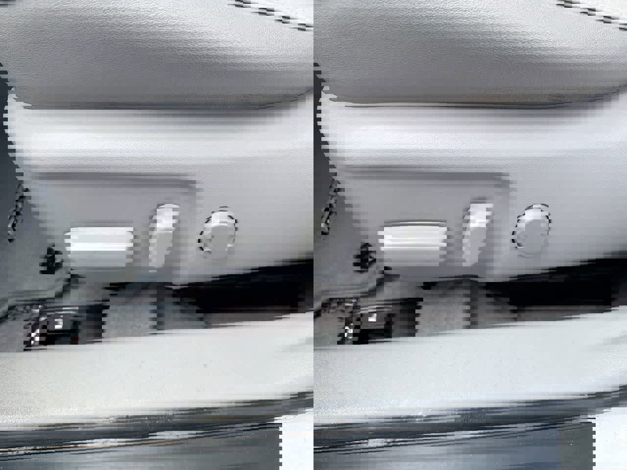 Used 2015 Toyota Camry XLE w/ Moonroof Package image 22