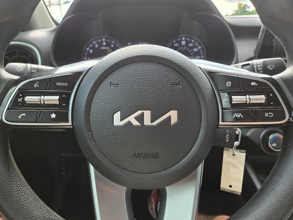 Used 2024 Kia Forte LXS w/ LXS Technology Package FWD image 11