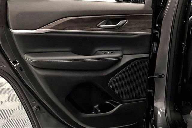 Used 2024 Jeep Grand Cherokee Limited w/ Trailer Tow Package image 23