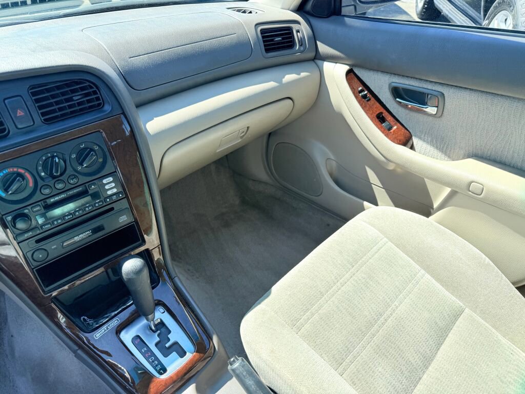 Used 2002 Subaru Outback Wagon AWD/4WD image 13