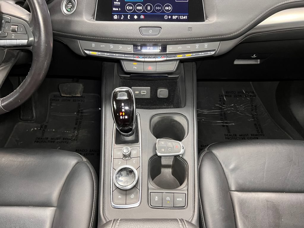 Used 2021 Cadillac XT4 Premium Luxury AWD/4WD image 17