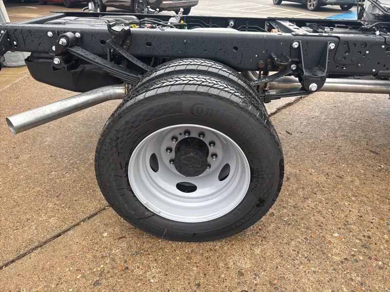 New 2026 Ford F450 XL w/ XL Chrome Package image 7