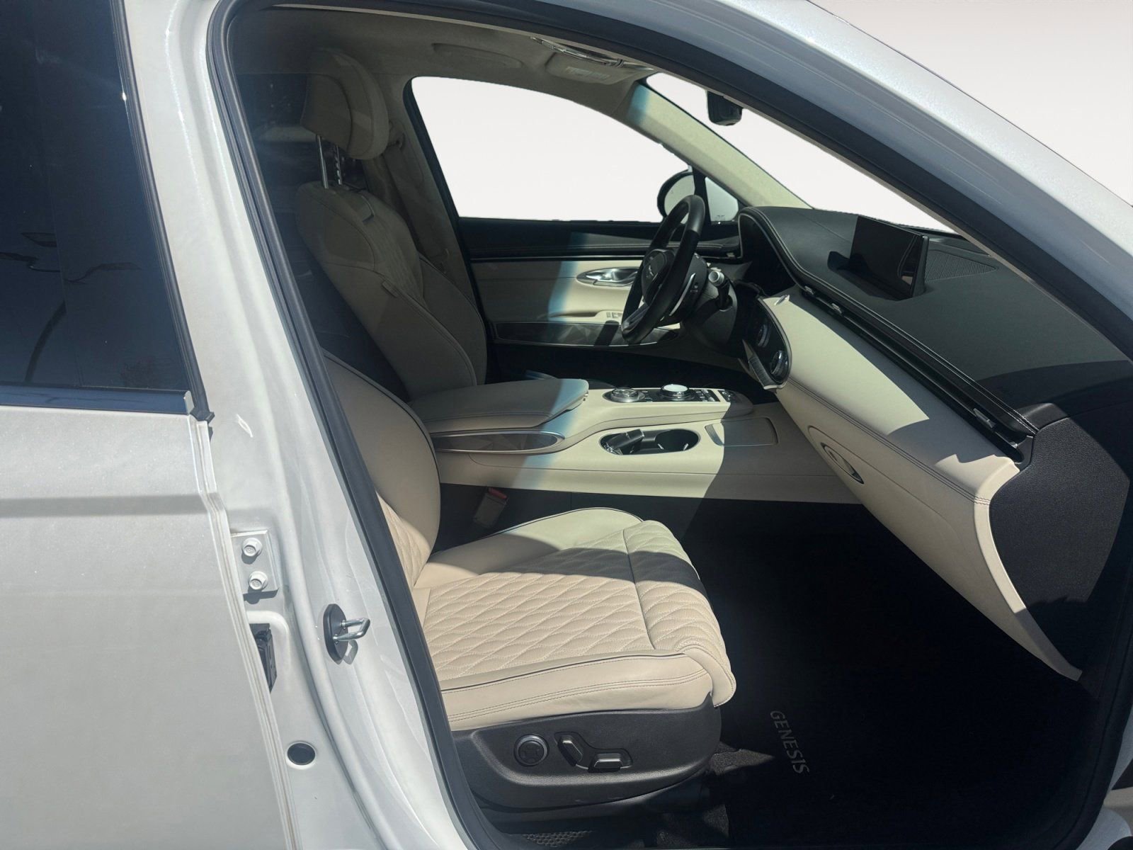 Used 2025 Genesis GV70 3.5T Sport w/ Sport Advanced Package image 19