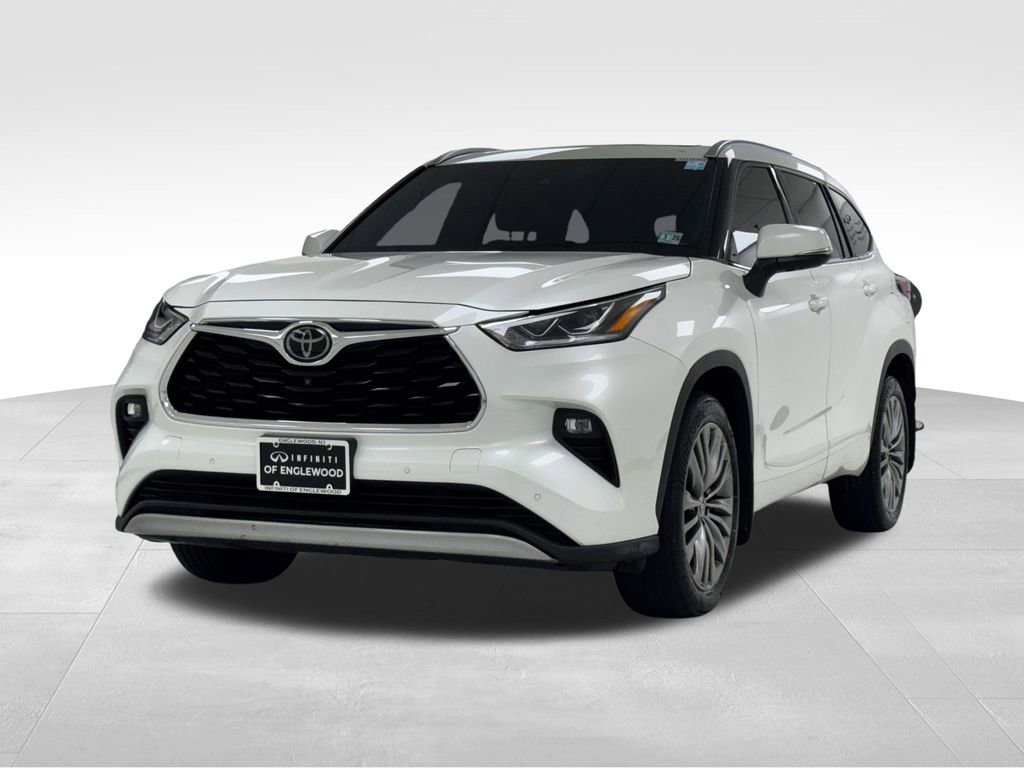 Used 2020 Toyota Highlander Platinum image 3