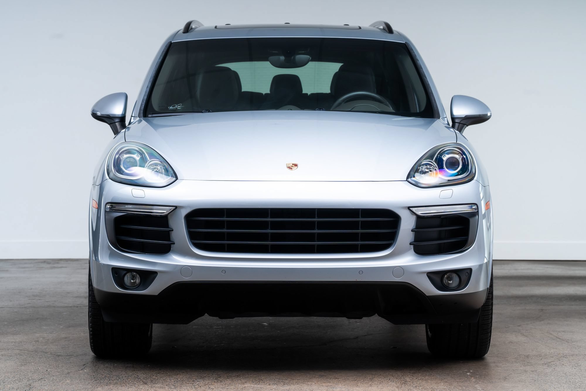 Used 2018 Porsche Cayenne Platinum Edition AWD/4WD image 2