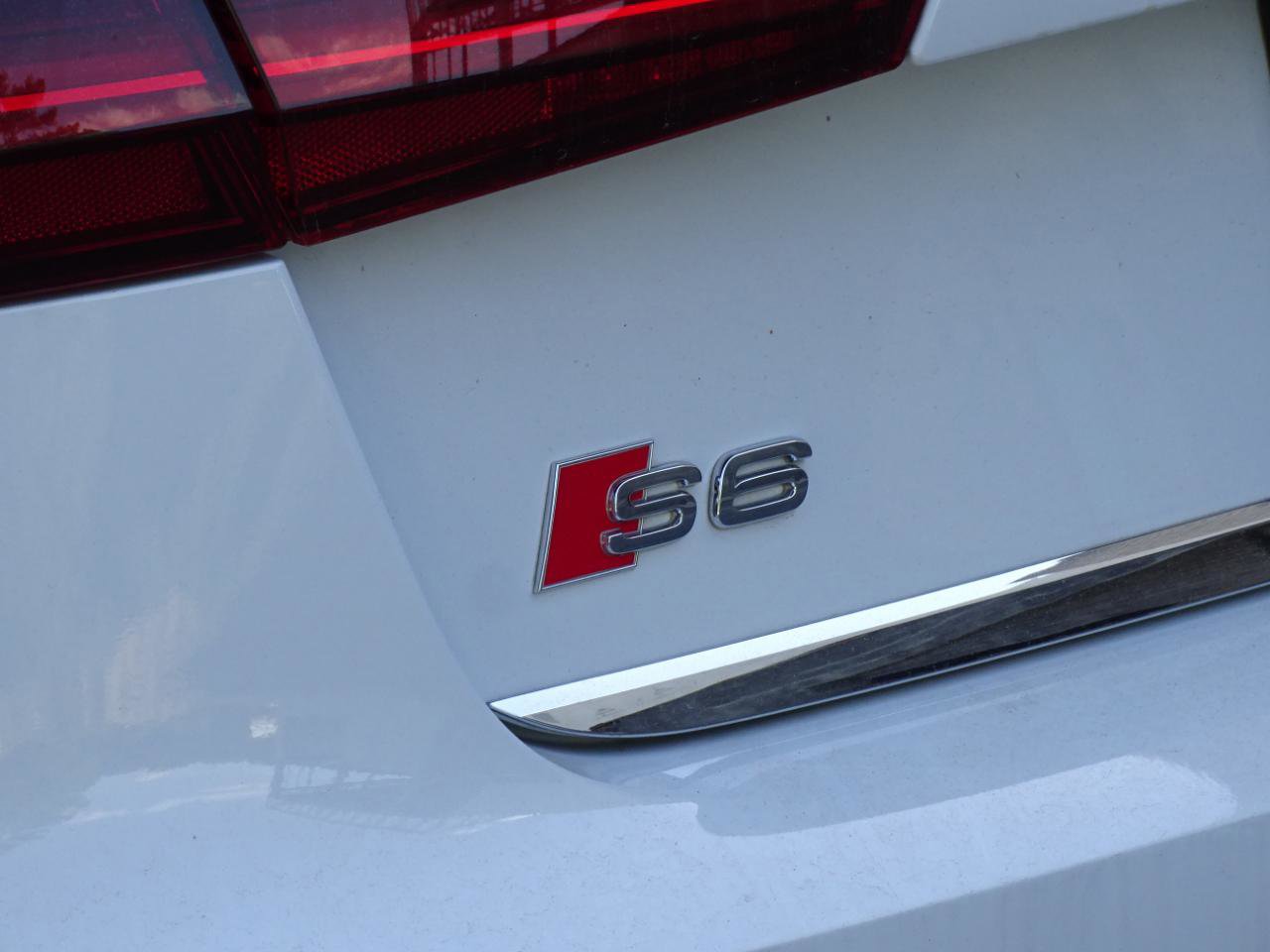 Used 2018 Audi S6 Premium Plus AWD/4WD image 9
