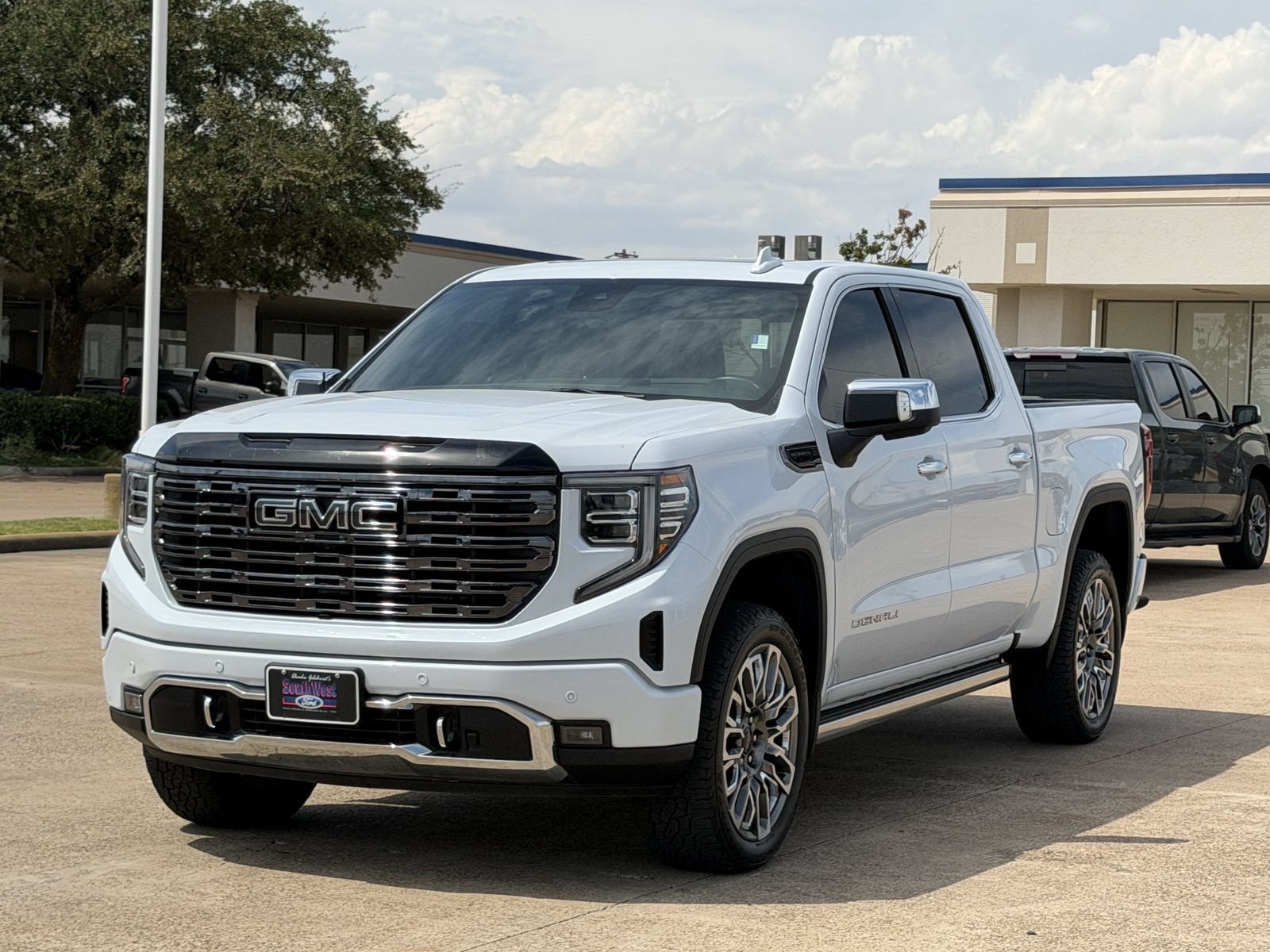 Used 2026 GMC Sierra 1500 Denali Ultimate AWD/4WD image 8