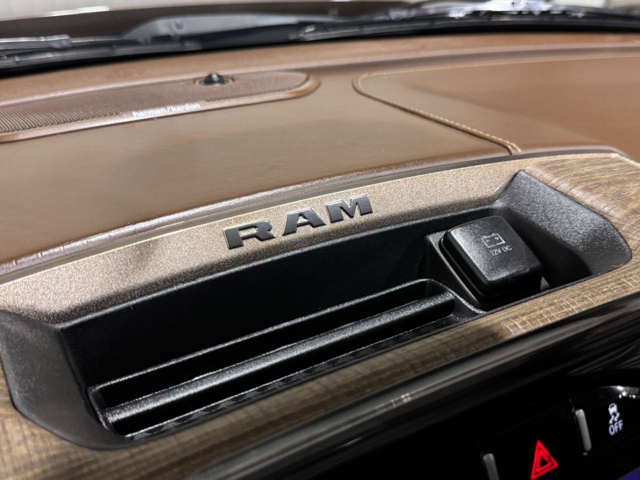 Used 2020 RAM 2500 Limited AWD/4WD image 55