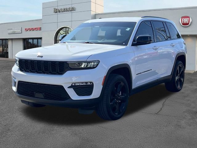 Used 2024 Jeep Grand Cherokee Limited w/ Black Appearance Package AWD/4WD image 3