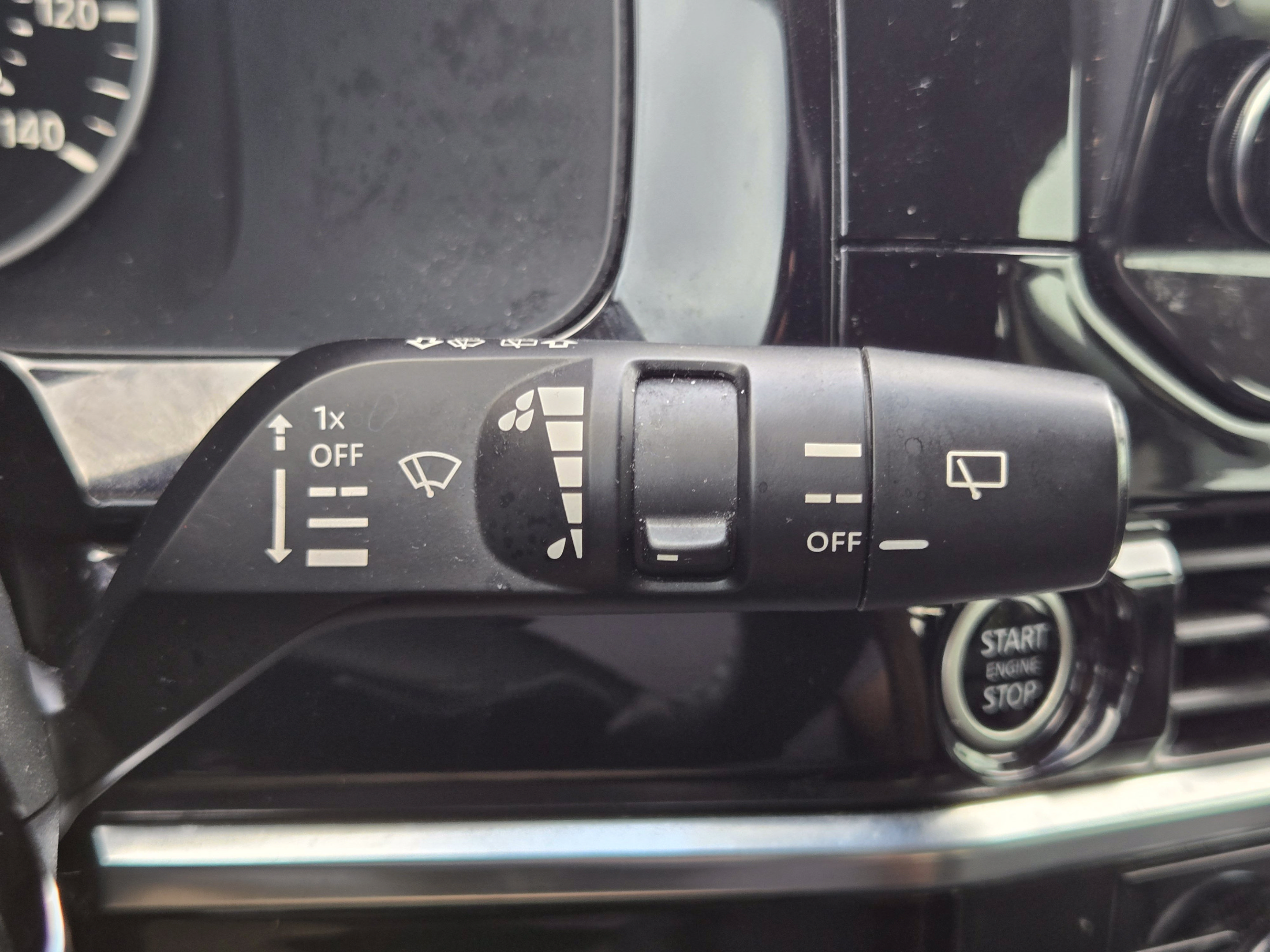 Used 2023 Nissan Pathfinder SL AWD/4WD image 17
