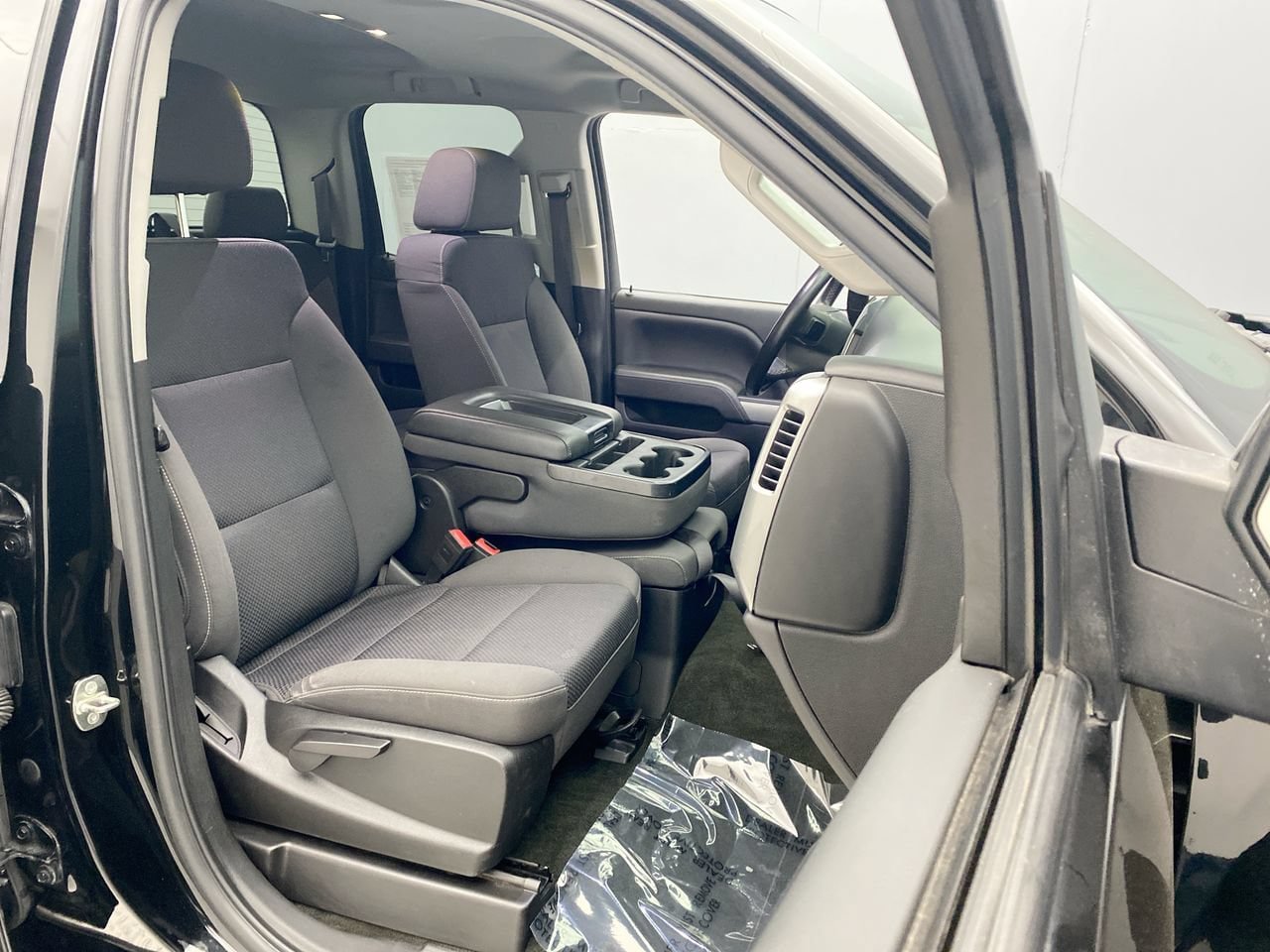 Used 2018 Chevrolet Silverado 1500 LT w/ All Star Edition AWD/4WD image 23