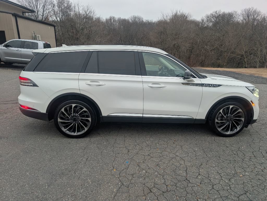 Used 2020 Lincoln Aviator Reserve w/ Equipment Group 202A image 6