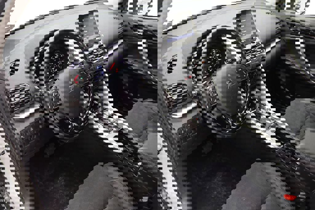 Used 2025 Mitsubishi Eclipse Cross SE image 14