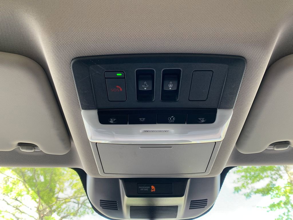 Used 2023 Nissan Rogue SL w/ SL Premium Package FWD image 18
