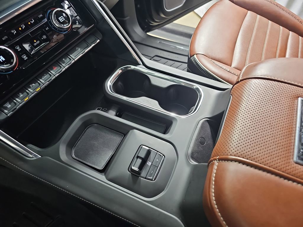 Certified 2025 GMC Sierra 2500 Denali Ultimate AWD/4WD image 29