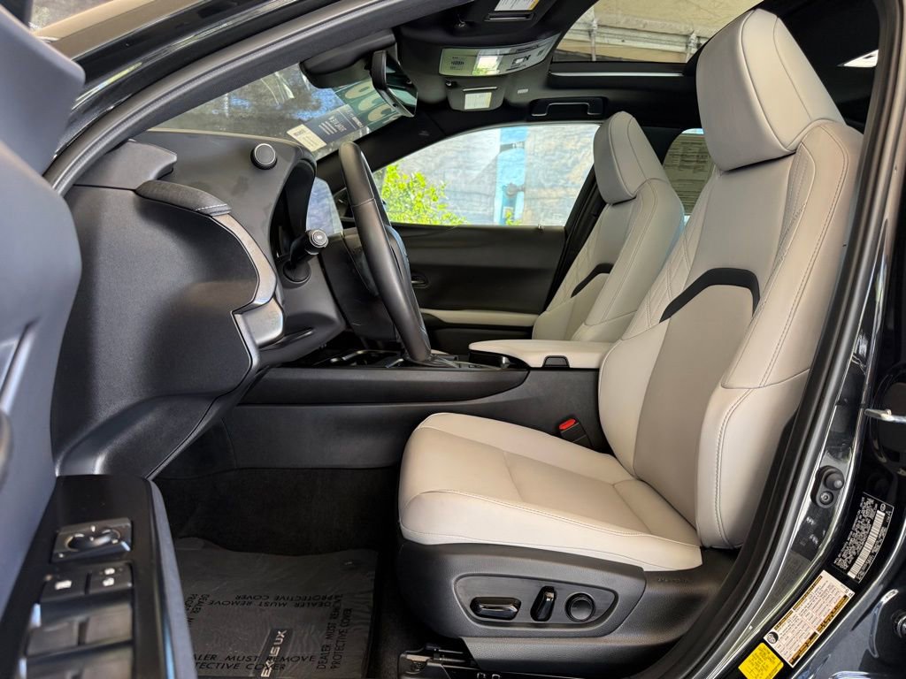 Certified 2024 Lexus UX 250h FWD image 17