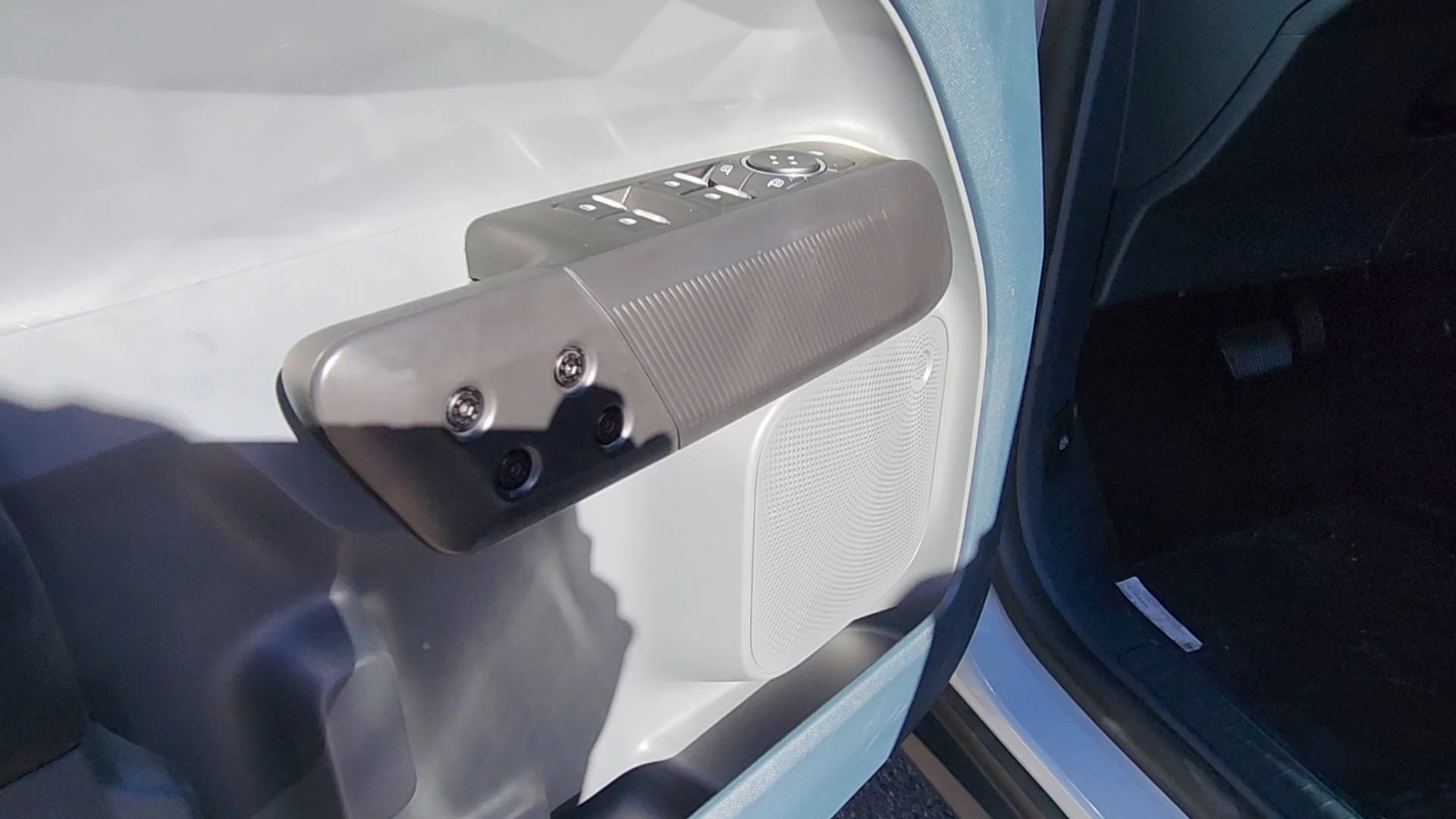 New 2025 Ford Maverick XL w/ Equipment Group 101A image 18