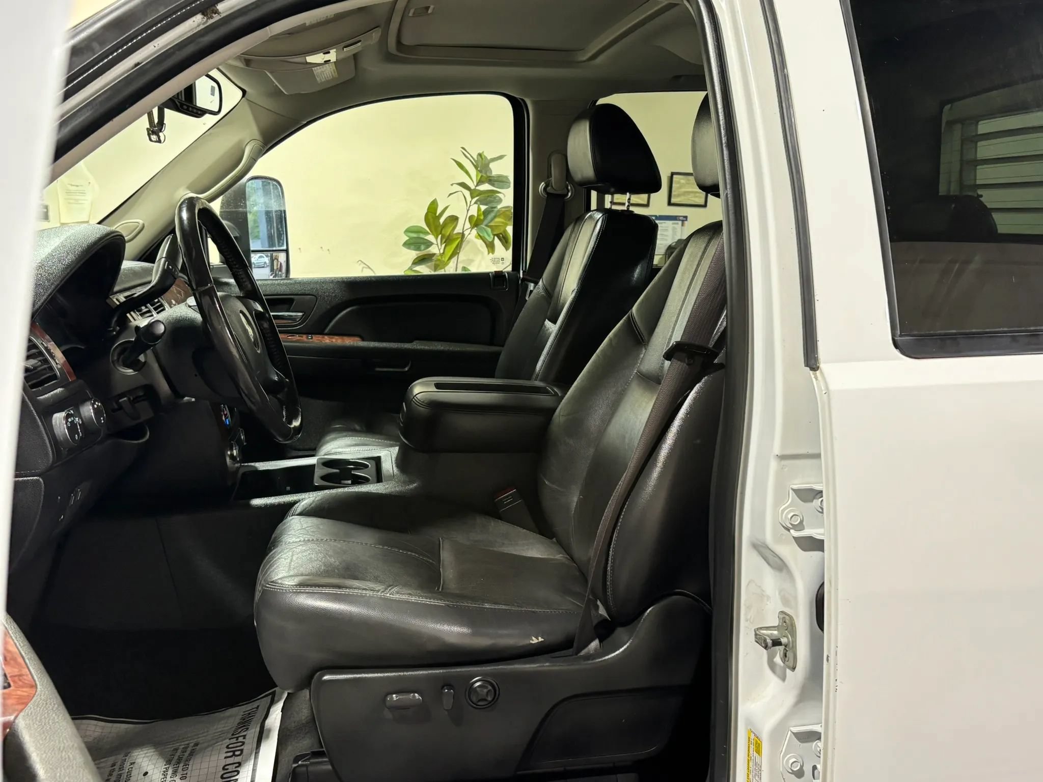 Used 2007 Chevrolet Silverado 3500 LTZ AWD/4WD image 9