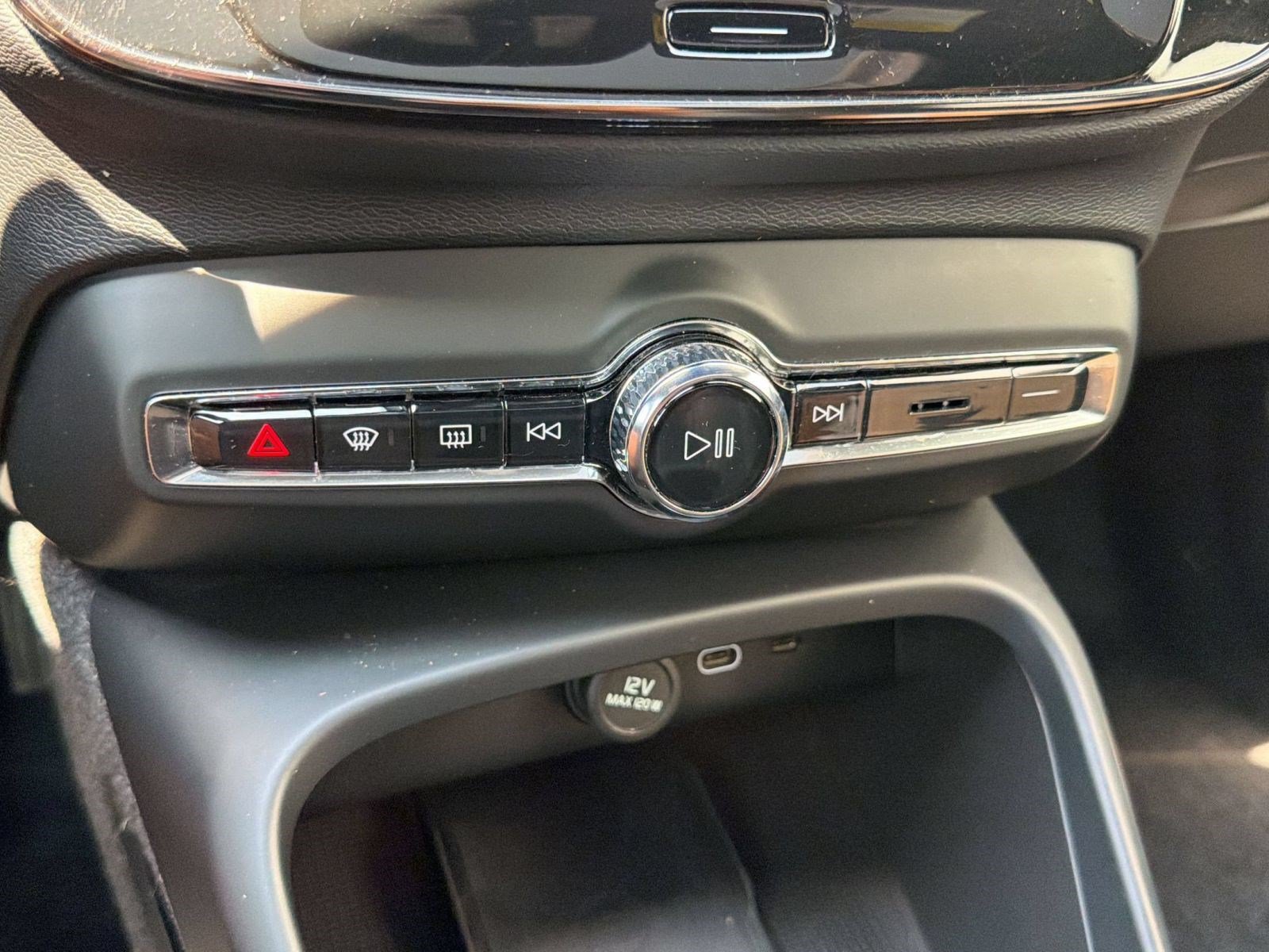 Certified 2023 Volvo C40 P8 Recharge Plus AWD/4WD image 17