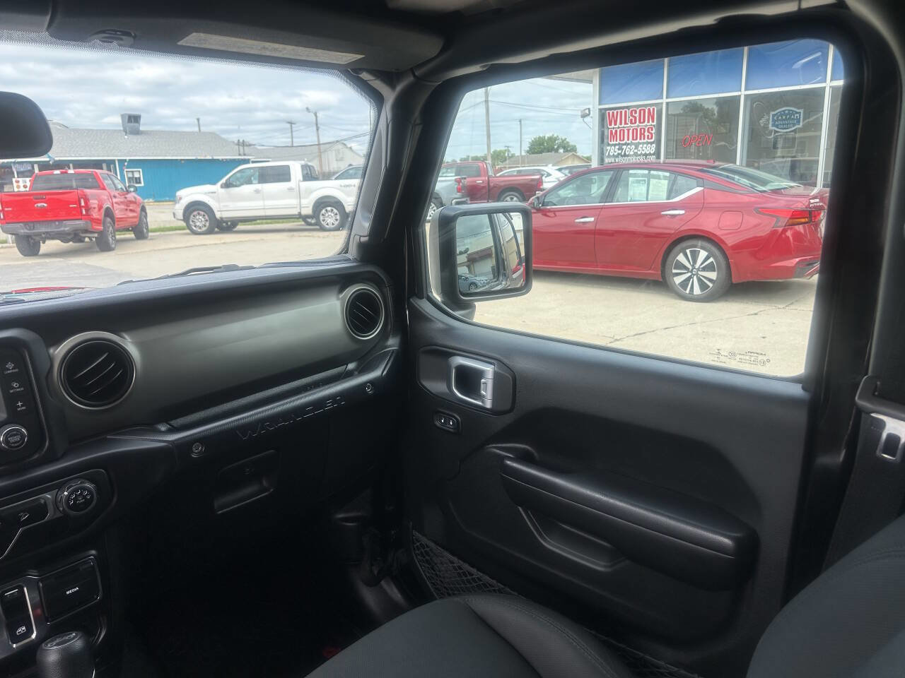 Used 2019 Jeep Wrangler Sport image 12