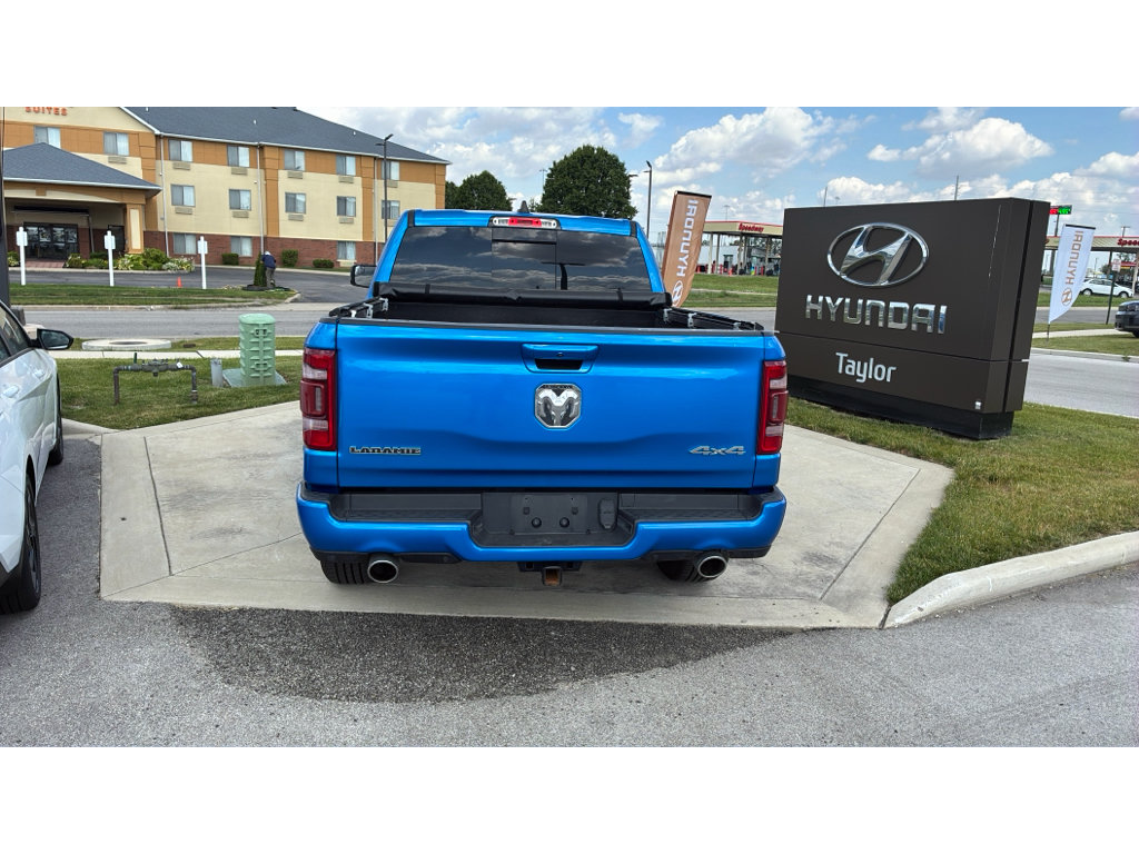 Used 2022 RAM 1500 Laramie w/ Sport Appearance Package AWD/4WD image 3