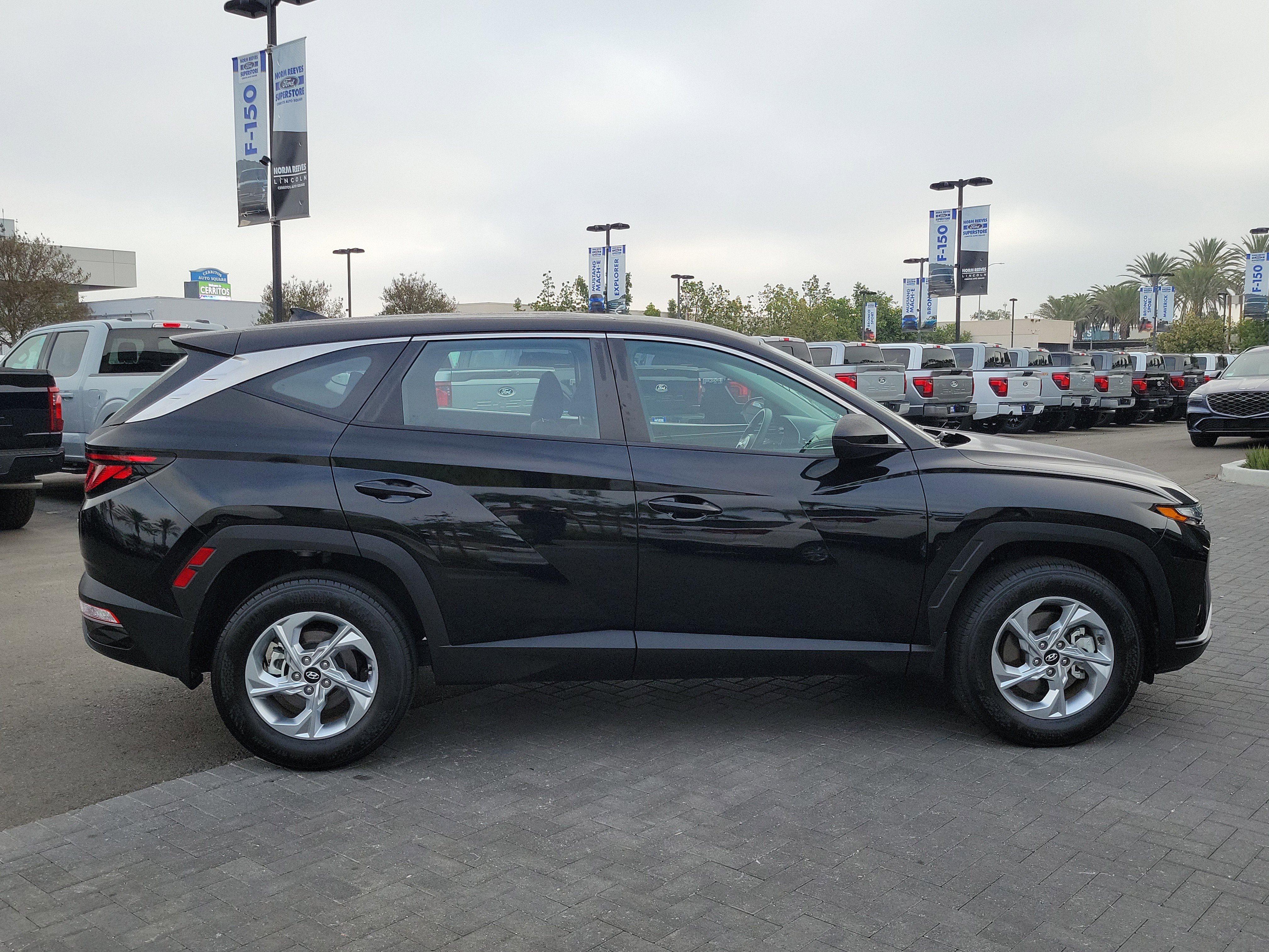 Used 2023 Hyundai Tucson SE AWD/4WD image 5