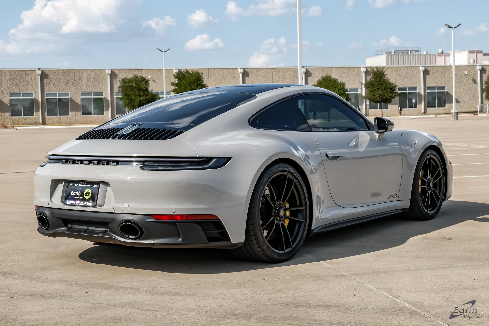 Used 2024 Porsche 911 Carrera GTS RWD image 16