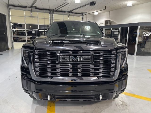 Used 2024 GMC Sierra 3500 Denali Ultimate image 3
