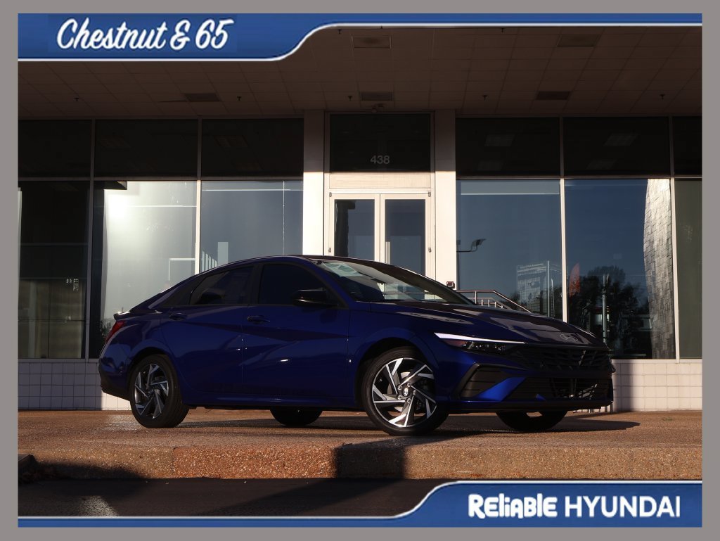Certified 2025 Hyundai Elantra SEL FWD image 1