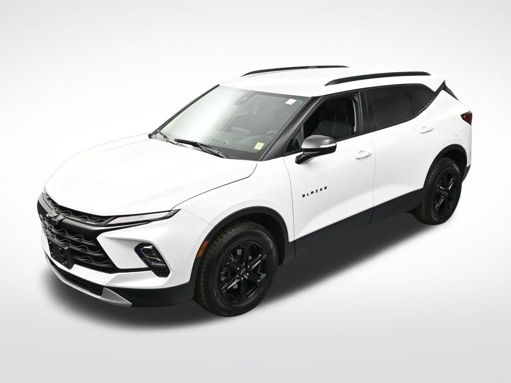 Used 2024 Chevrolet Blazer LT w/ Midnight/Sport Edition image 17