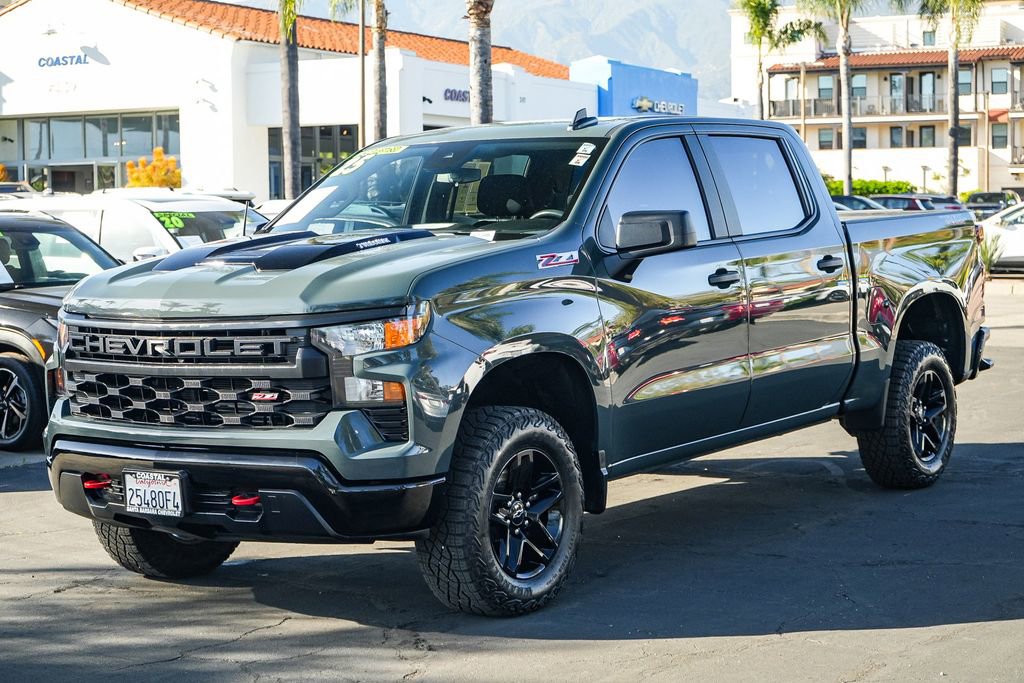 Used 2025 Chevrolet Silverado 1500 Custom Trail Boss AWD/4WD image 3