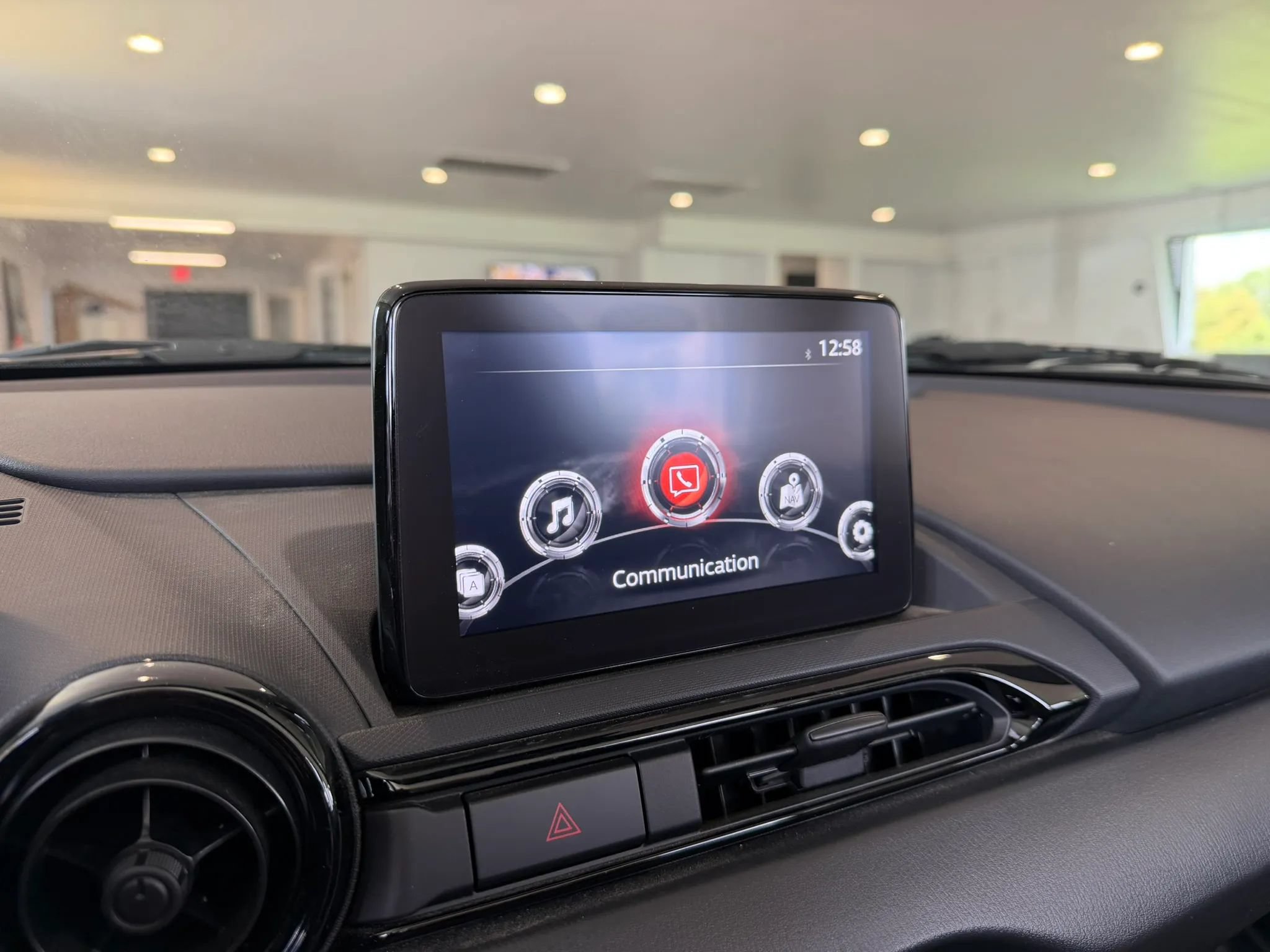 Used 2022 MAZDA MX-5 Miata Sport RWD image 10