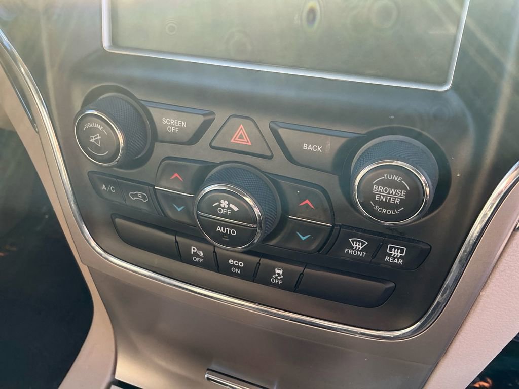 Used 2014 Jeep Grand Cherokee Limited w/ Trailer Tow Group IV image 17