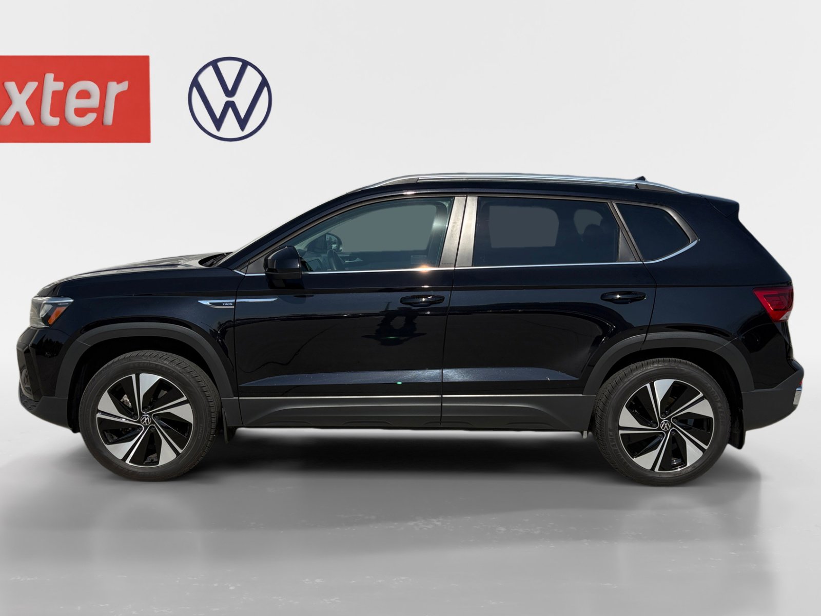 Certified 2024 Volkswagen Taos SE image 12