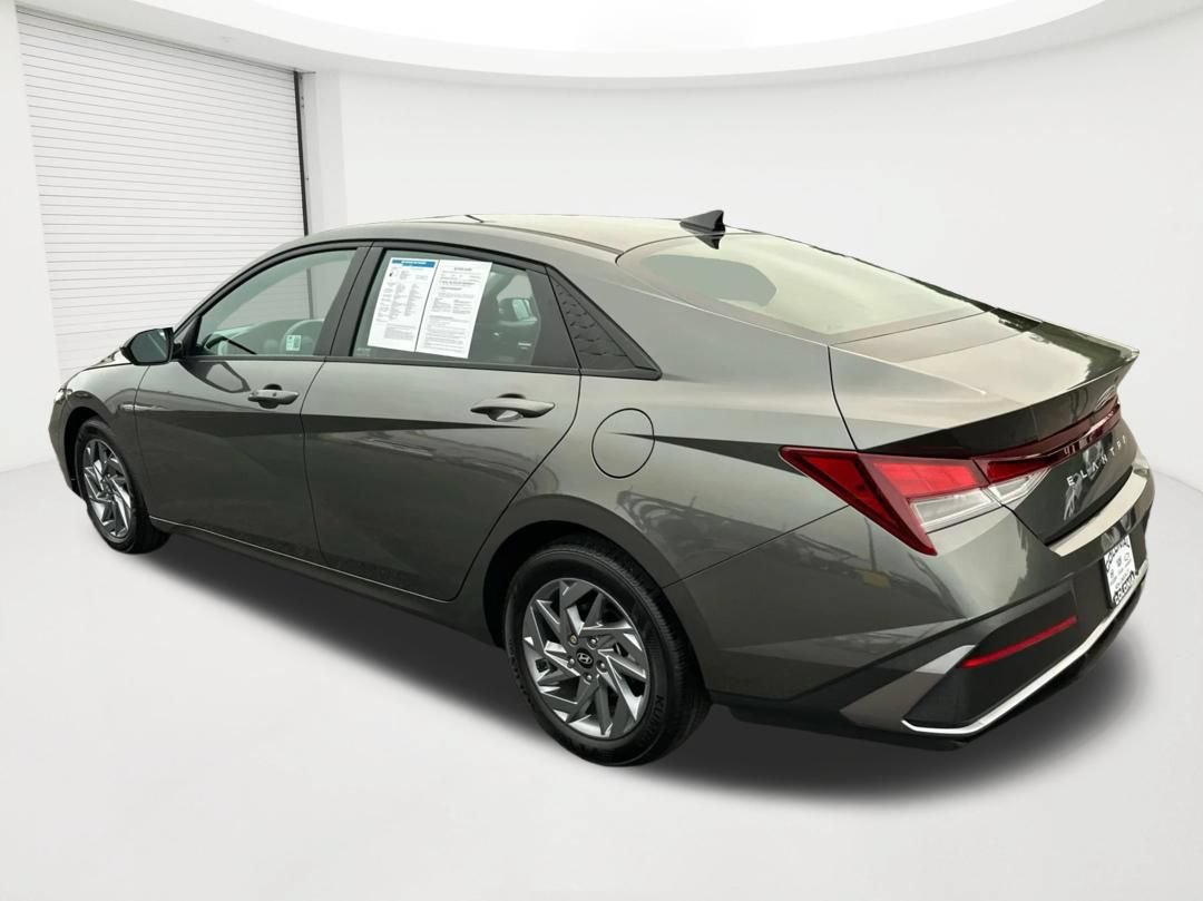 Certified 2024 Hyundai Elantra SEL FWD image 7