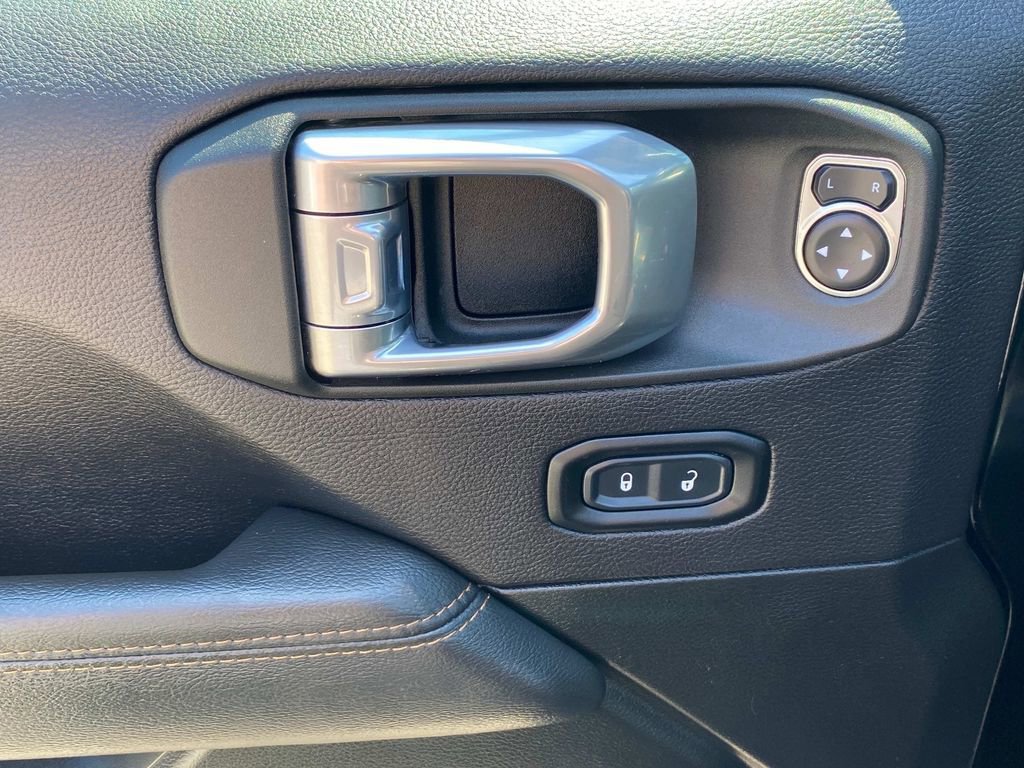 Used 2022 Jeep Wrangler Unlimited Sahara image 21