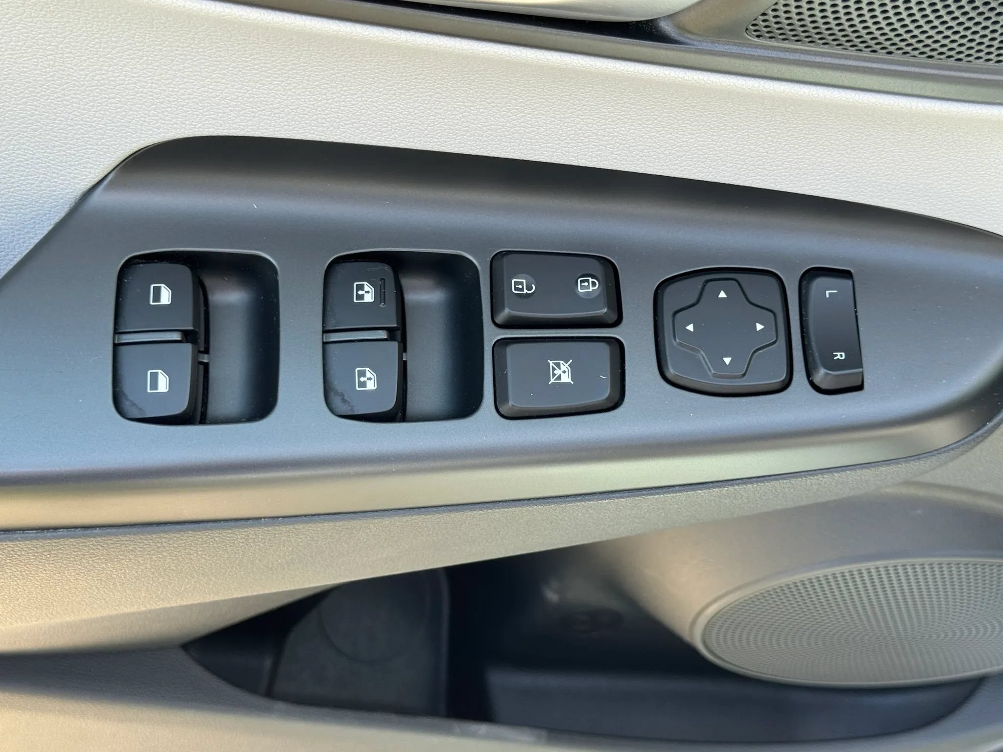 Used 2022 Hyundai Kona SEL w/ Convenience Package FWD image 24