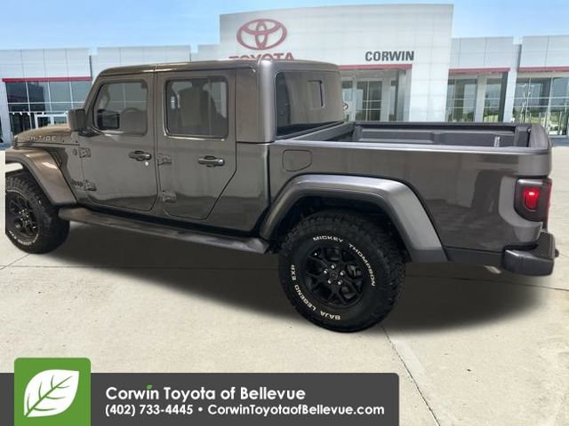 Used 2025 Jeep Gladiator Sport image 3