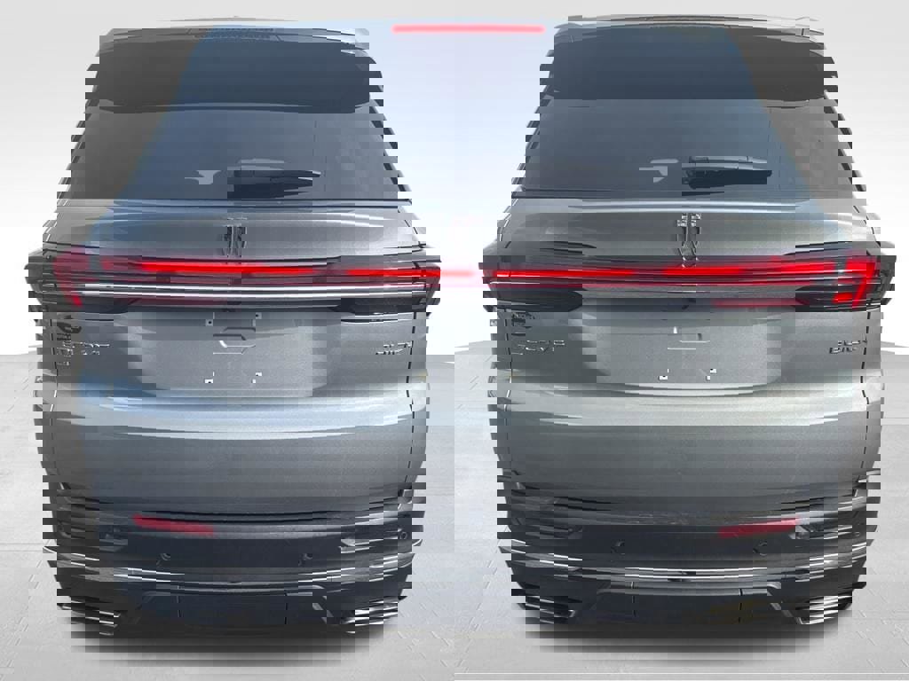 Used 2025 Buick Enclave Preferred image 6