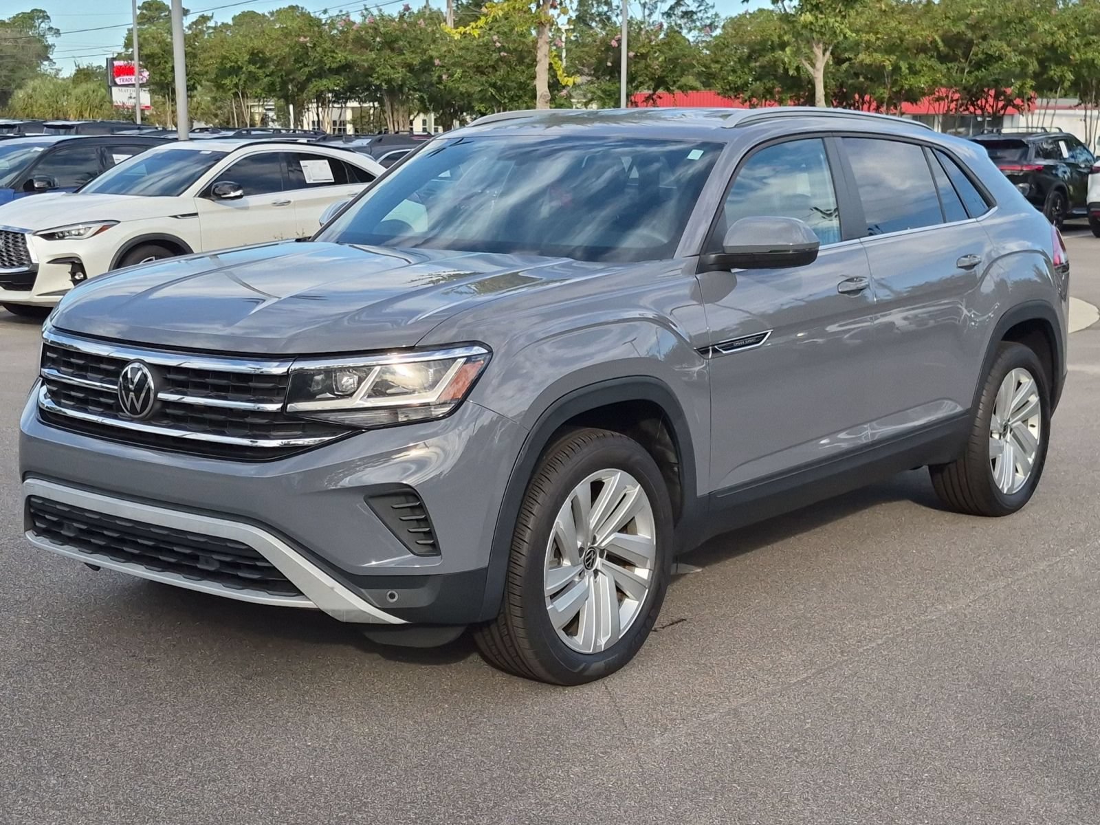 Used 2022 Volkswagen Atlas Cross Sport SE AWD/4WD image 7