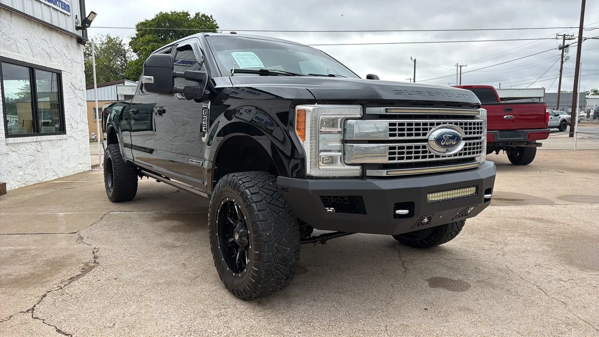 Used 2017 Ford F350 Platinum w/ Platinum Ultimate Package AWD/4WD image 4