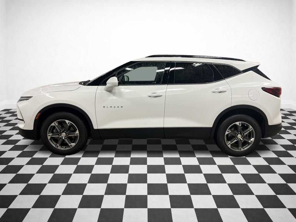 Certified 2025 Chevrolet Blazer LT w/ Convenience Package image 6