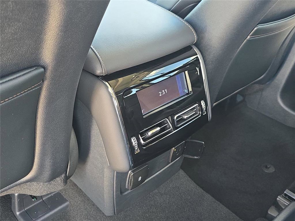 Used 2025 Lincoln Aviator Reserve w/ Equipment Group 201A image 18