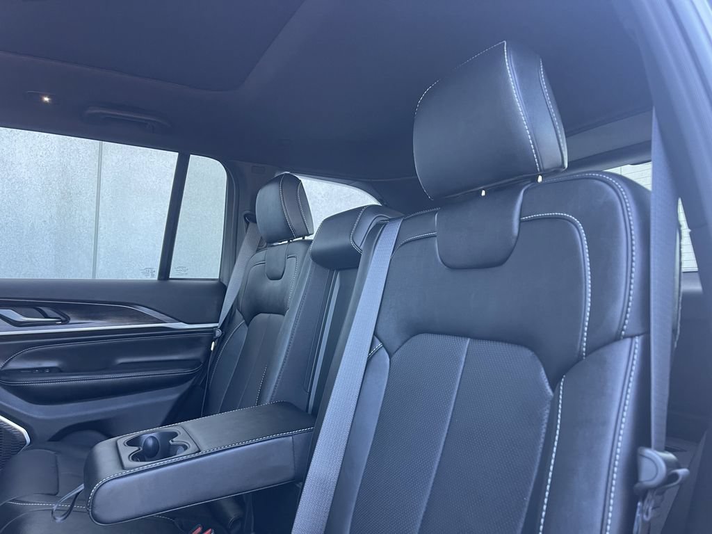 New 2026 Jeep Grand Cherokee Limited AWD/4WD image 15